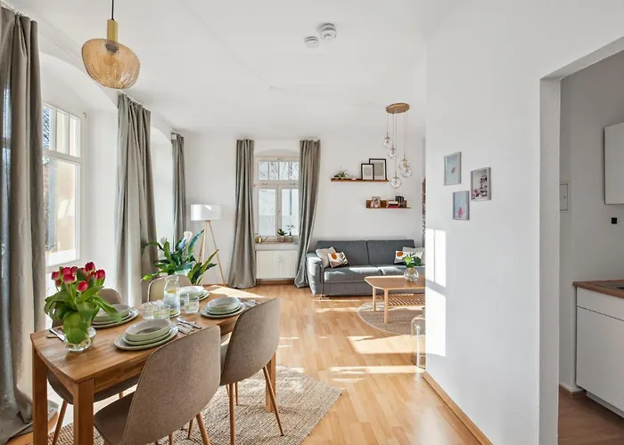 Sonniges Privatparkplatz Südterrasse Dresden